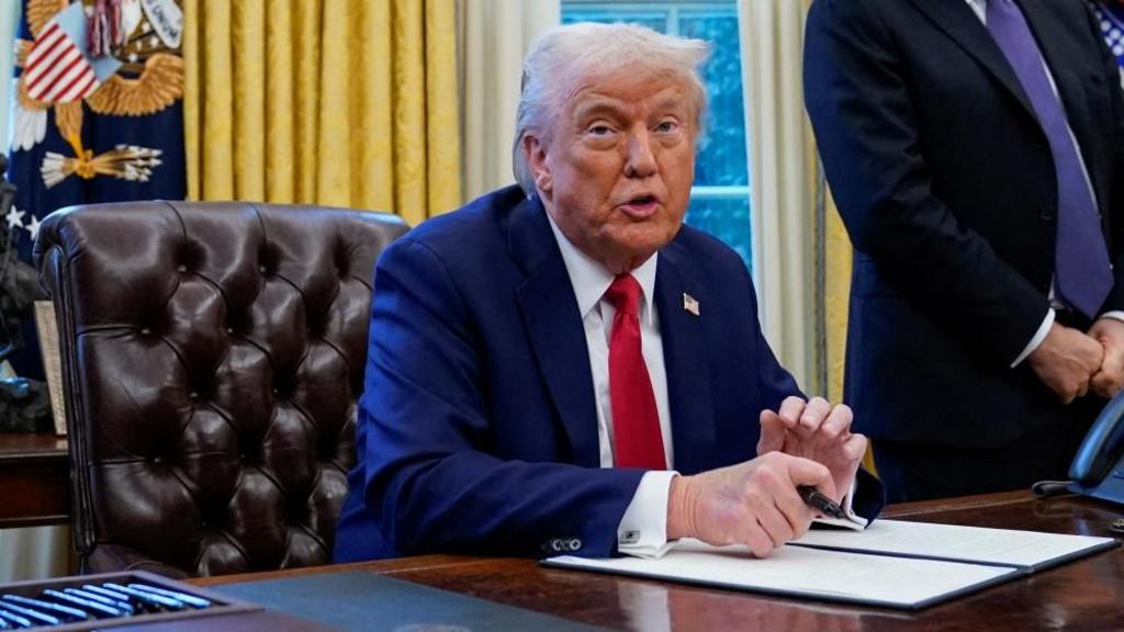 Dunia Bereaksi Terhadap Perintah Trump Untuk Mengenakan Tarif