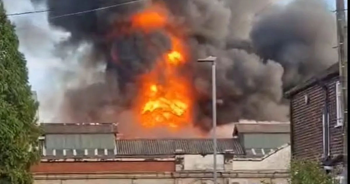 Kebakaran Melanda Kompleks Rumah Sakit St. Luke