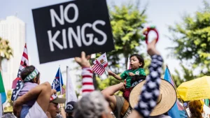 Penyelenggara protes "No Kings" mengumumkan tanggal 17 Juli sebagai demonstrasi berikutnya